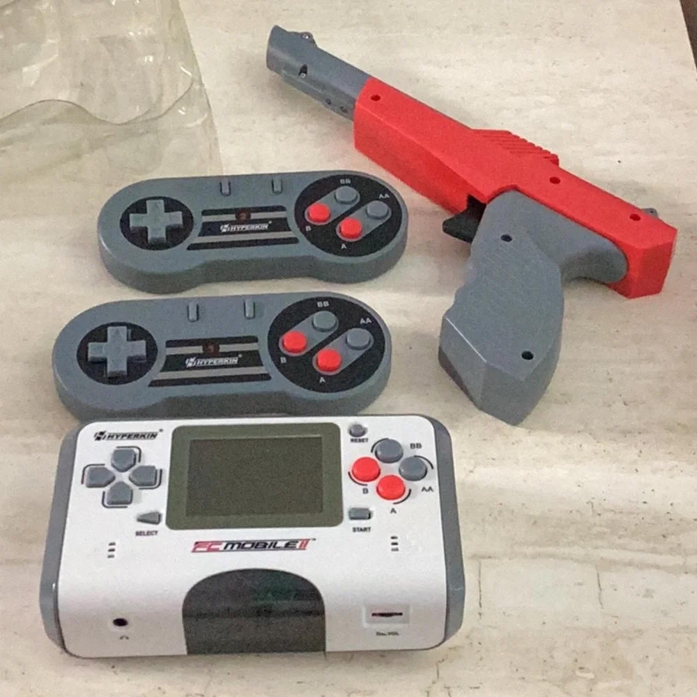 NES FC Mobile II Handheld Console For Nintendo NES Games Hyperkin In Box